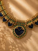 Royal Emerald Heart Choker Necklace - Image 2