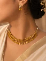 Classic Golden Mani & Leaf Fringe Antique Necklace Set - Image 2